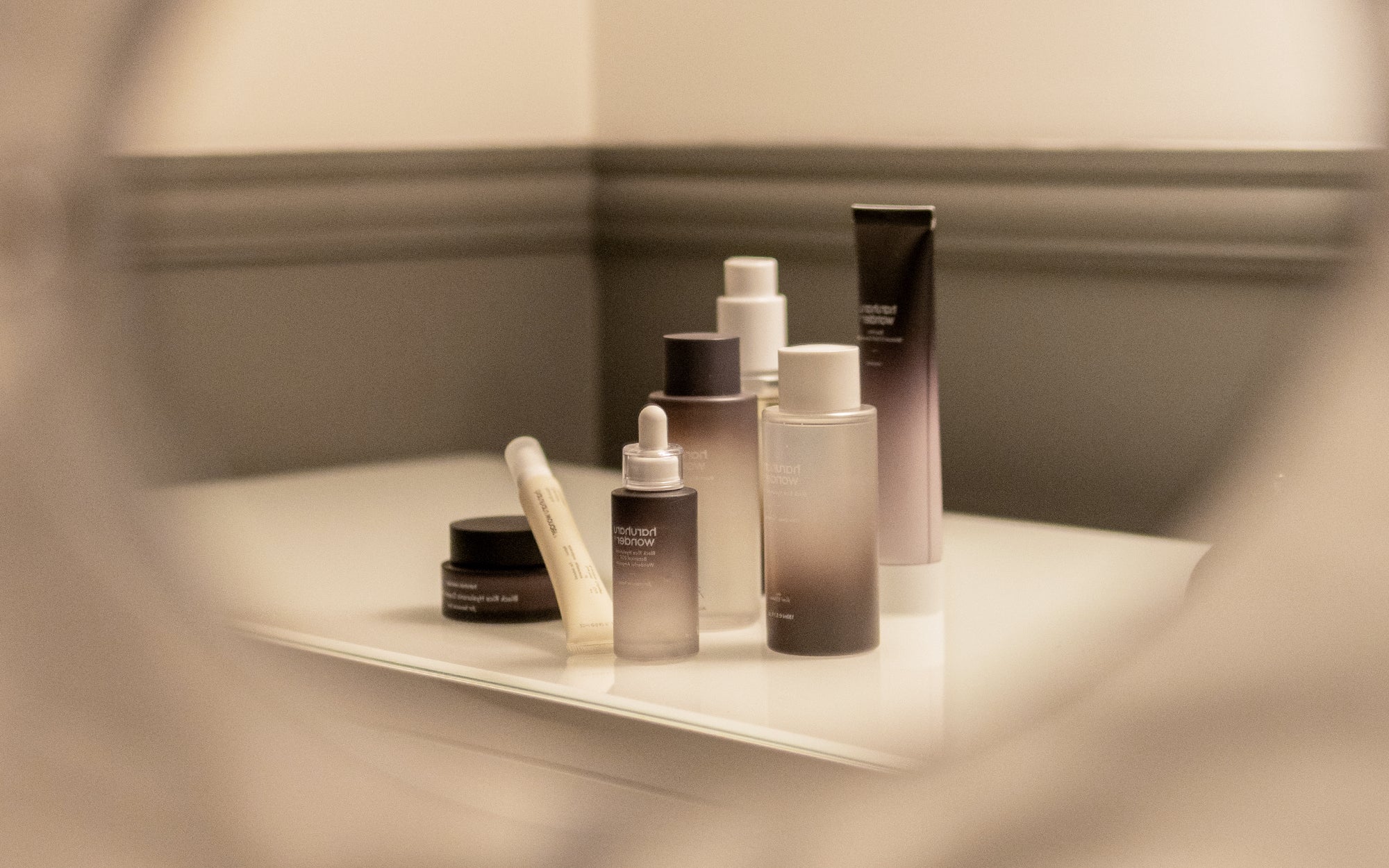 A Realistic Weekly Skincare Routine for Busy Mornings, Tired Nights ...